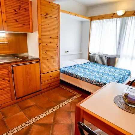 Residence Artuik Appartamenti Solandra Marilleva Buitenkant foto