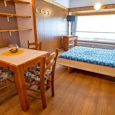 Residence Artuik Appartamenti Solandra Marilleva Buitenkant foto